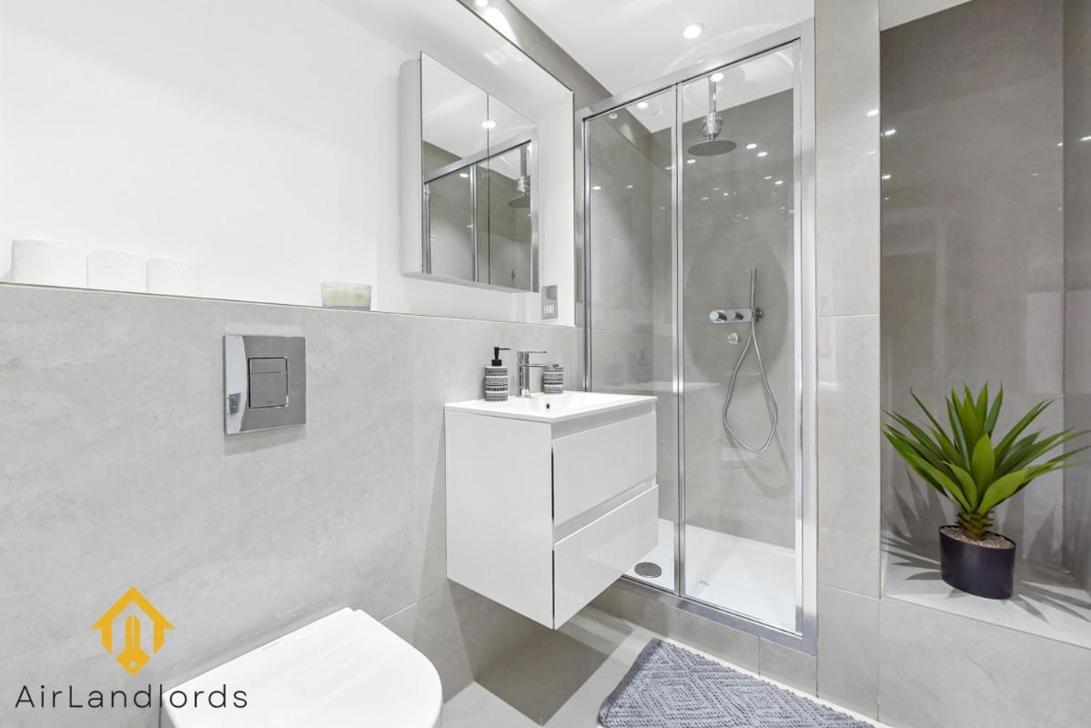 לונדון Exclusive 2 Bedroom Flat Near Buckingham Palace מראה חיצוני תמונה